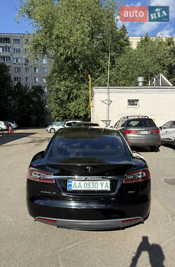 Лифтбек Tesla Model S 2013 в 