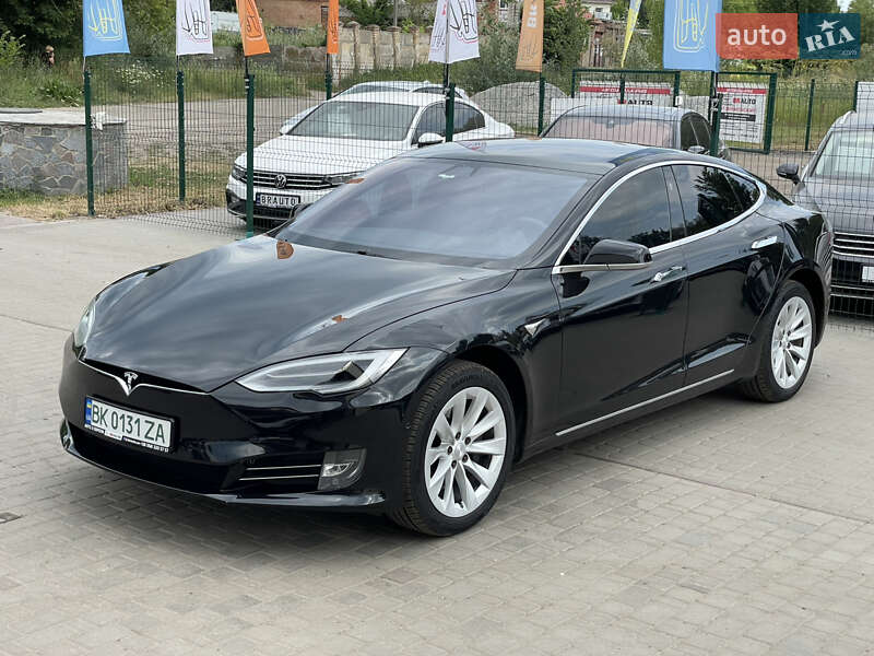 Лифтбек Tesla Model S 2018 в Бердичеве