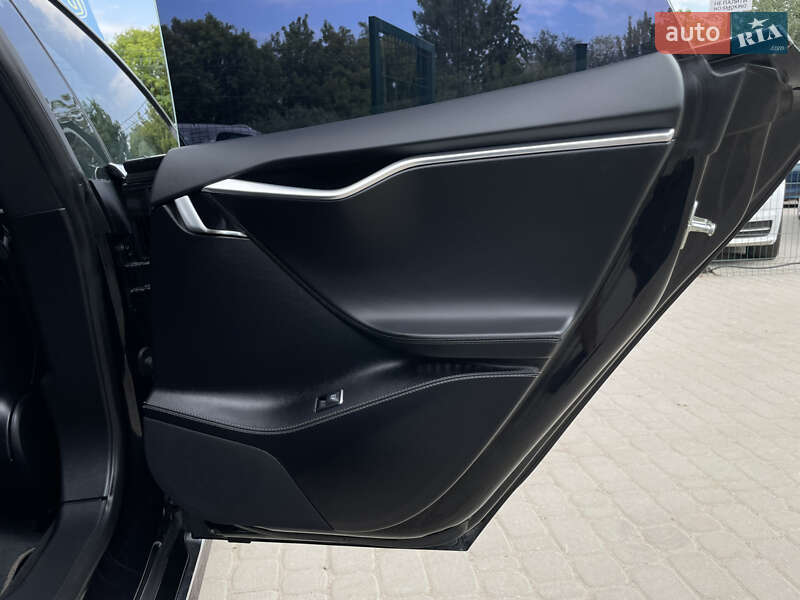 Лифтбек Tesla Model S 2018 в Бердичеве