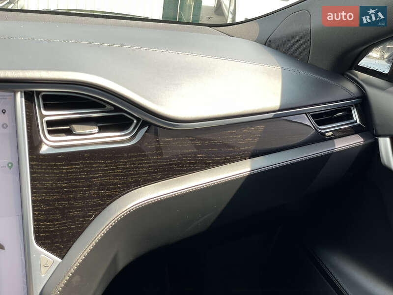 Лифтбек Tesla Model S 2018 в Бердичеве