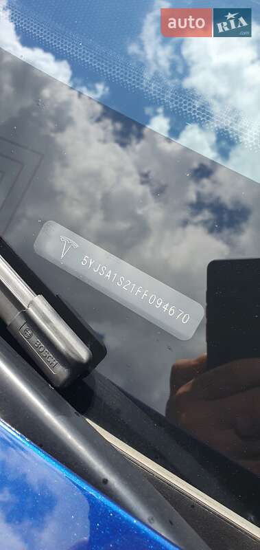 Ліфтбек Tesla Model S 2015 в Ірпені