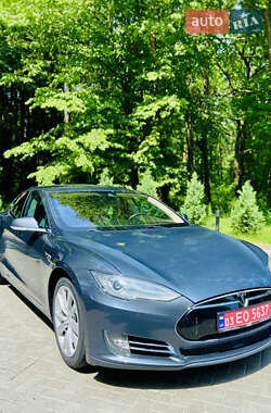 Лифтбек Tesla Model S 2015 в 