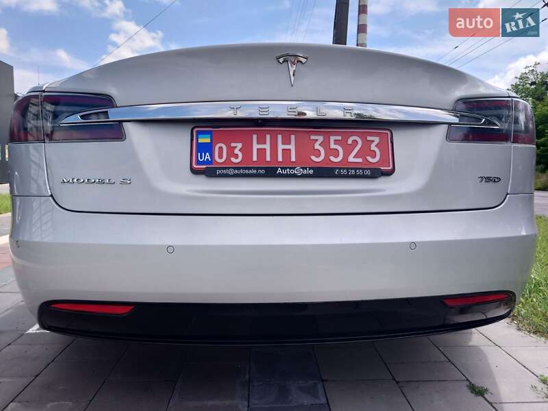 Лифтбек Tesla Model S 2016 в Луцке