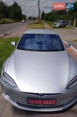 Лифтбек Tesla Model S 2016 в 