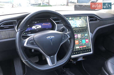 Лифтбек Tesla Model S 2013 в 