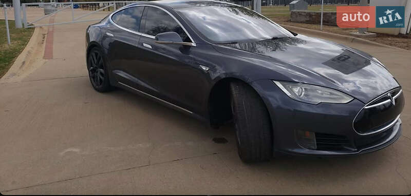 Ліфтбек Tesla Model S 2015 в Львові фото 7 Ліфтбек Tesla Model S 2015 в Львові