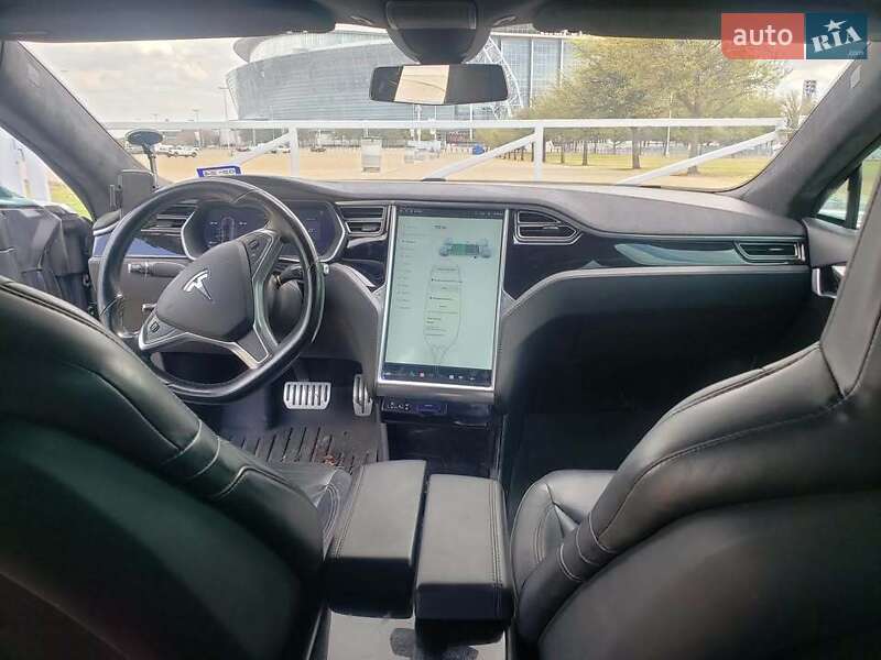 Ліфтбек Tesla Model S 2015 в Львові фото 11 Ліфтбек Tesla Model S 2015 в Львові