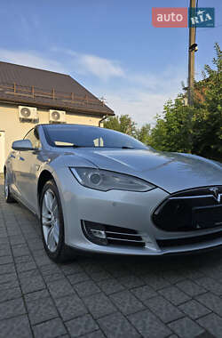 Лифтбек Tesla Model S 2013 в 