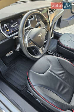 Лифтбек Tesla Model S 2013 в 