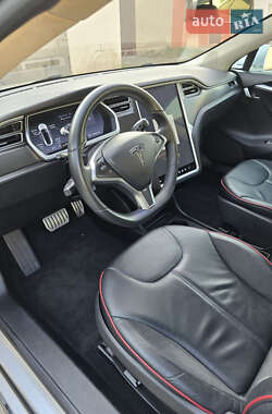 Лифтбек Tesla Model S 2013 в 