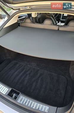 Лифтбек Tesla Model S 2013 в 