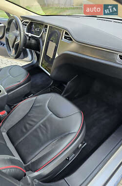 Лифтбек Tesla Model S 2013 в 