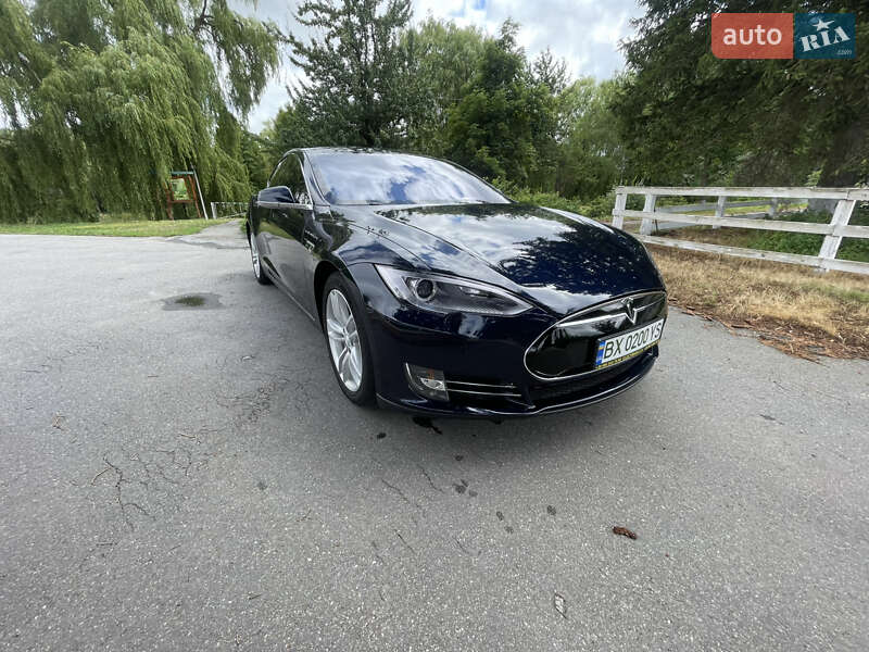 Лифтбек Tesla Model S 2013 в Любаре