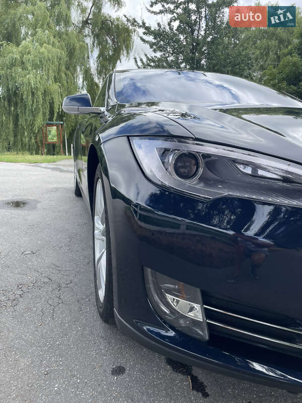 Лифтбек Tesla Model S 2013 в Любаре