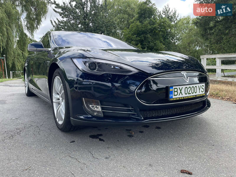 Лифтбек Tesla Model S 2013 в Любаре