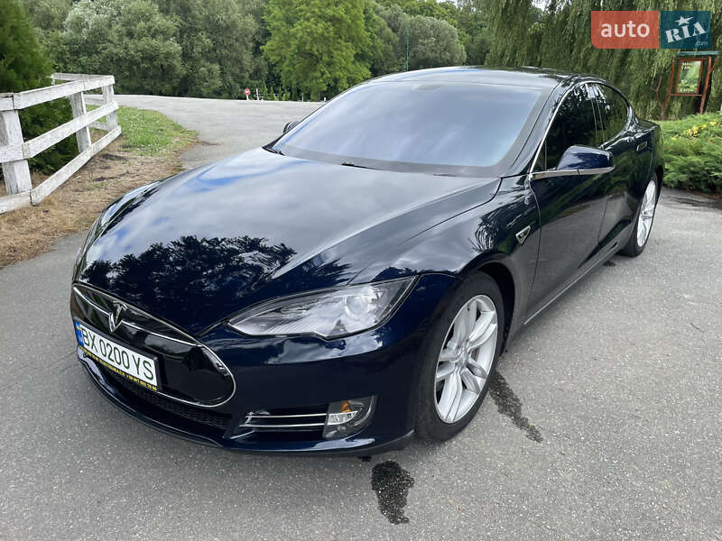 Лифтбек Tesla Model S 2013 в Любаре