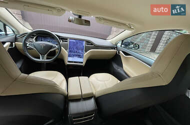 Ліфтбек Tesla Model S 2013 в 