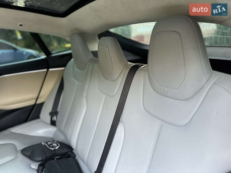 Ліфтбек Tesla Model S 2014 в Запоріжжі