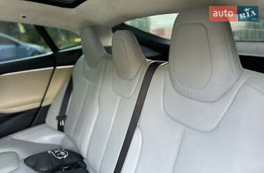 Ліфтбек Tesla Model S 2014 в 