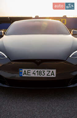 Ліфтбек Tesla Model S 2017 в 