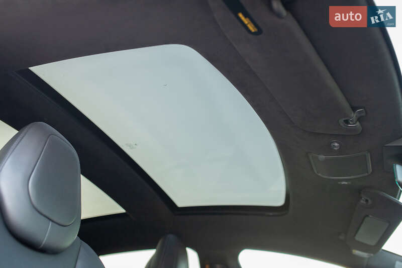 Лифтбек Tesla Model S 2017 в Днепре