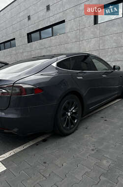 Лифтбек Tesla Model S 2016 в 