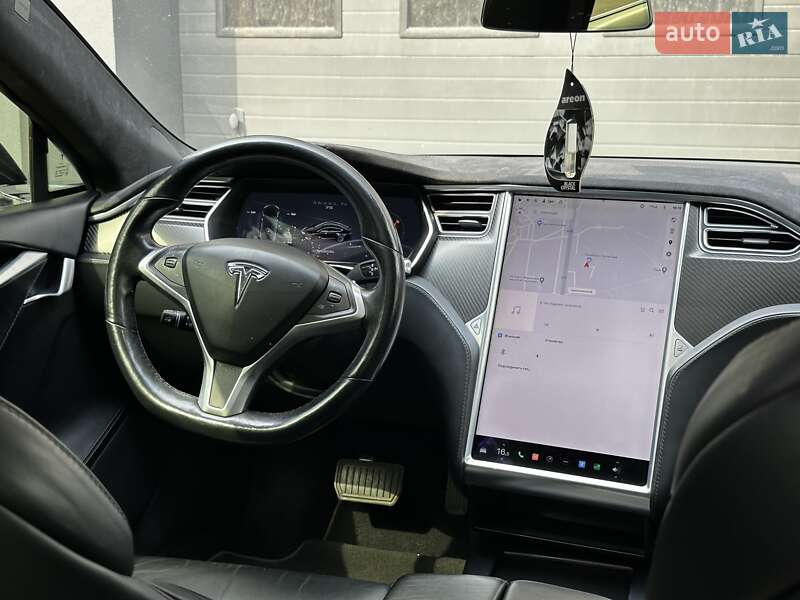 Ліфтбек Tesla Model S 2017 в Києві