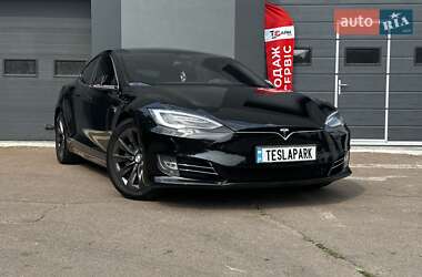 Лифтбек Tesla Model S 2017 в Киеве