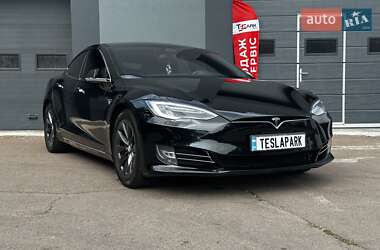 Лифтбек Tesla Model S 2017 в 