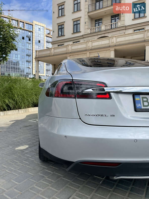 Ліфтбек Tesla Model S 2014 в Одесі