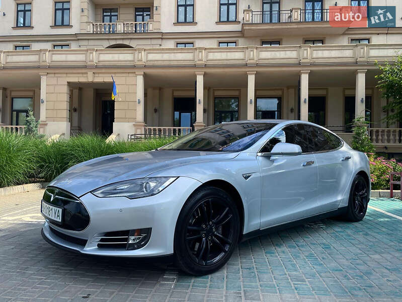 Ліфтбек Tesla Model S 2014 в Одесі