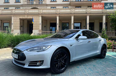 Ліфтбек Tesla Model S 2014 в 