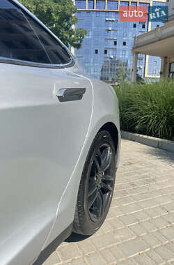 Ліфтбек Tesla Model S 2014 в 