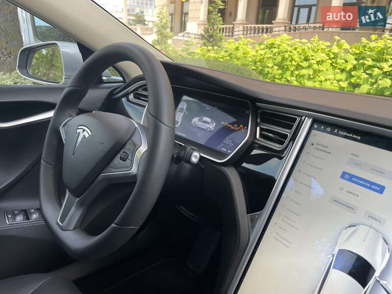 Ліфтбек Tesla Model S 2014 в Одесі