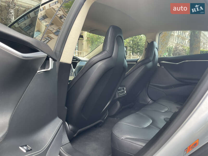 Ліфтбек Tesla Model S 2014 в Одесі