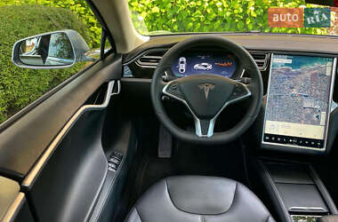 Ліфтбек Tesla Model S 2014 в 