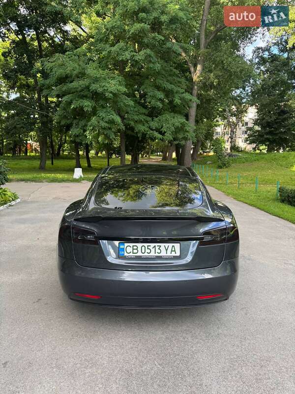 Лифтбек Tesla Model S 2018 в Чернигове