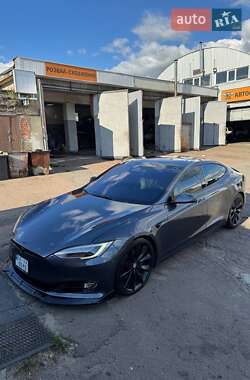 Лифтбек Tesla Model S 2018 в 