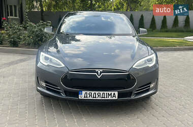 Лифтбек Tesla Model S 2013 в 