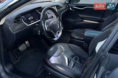 Лифтбек Tesla Model S 2013 в 