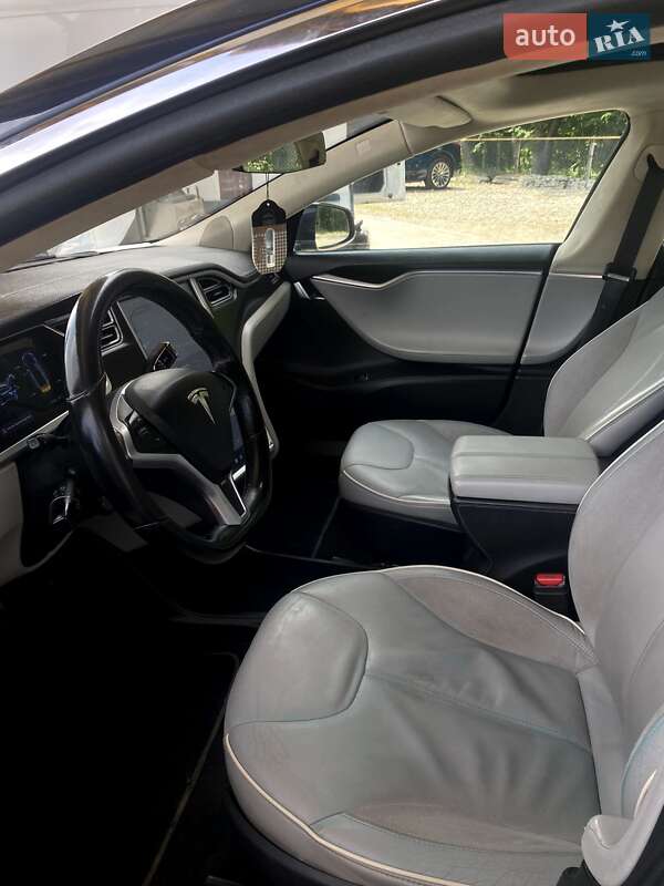 Лифтбек Tesla Model S 2014 в Тернополе