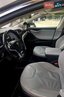 Лифтбек Tesla Model S 2014 в 