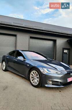 Лифтбек Tesla Model S 2016 в 