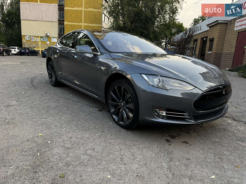 Лифтбек Tesla Model S 2014 в Днепре фото 4 Лифтбек Tesla Model S 2014 в Днепре