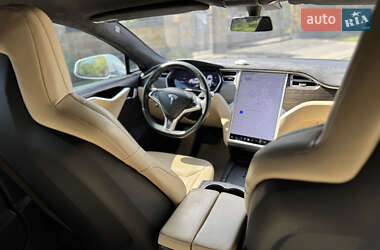 Лифтбек Tesla Model S 2016 в 