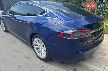 Лифтбек Tesla Model S 2017 в 