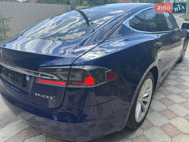 Лифтбек Tesla Model S 2017 в Одессе