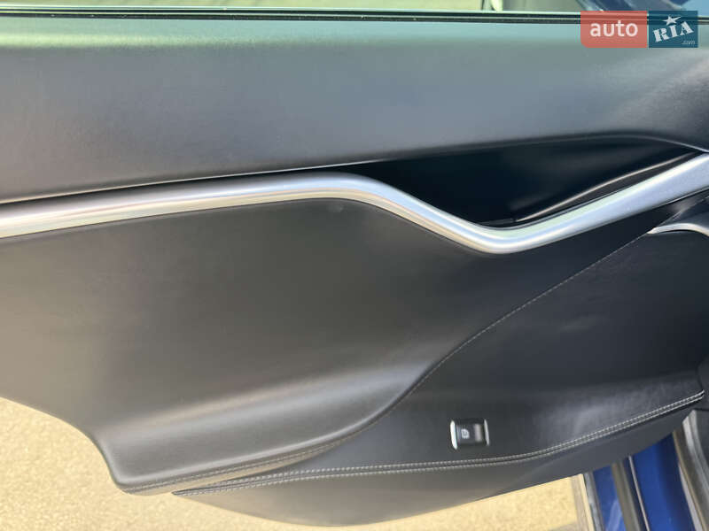 Лифтбек Tesla Model S 2017 в Одессе