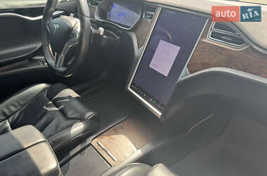 Лифтбек Tesla Model S 2017 в 