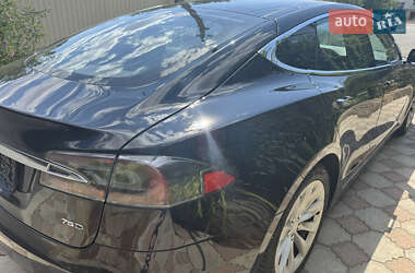 Лифтбек Tesla Model S 2017 в 